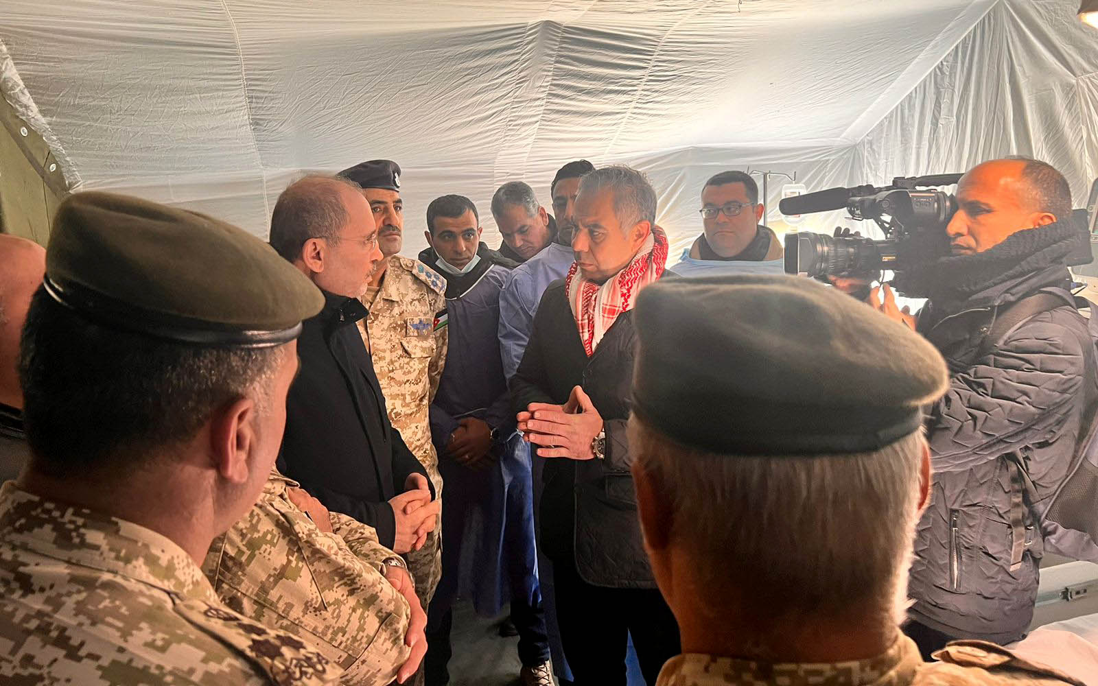 الصفدي ينقل تحيات واعتزاز الملك للقائمين على المستشفى الميداني الاردني في تركيا