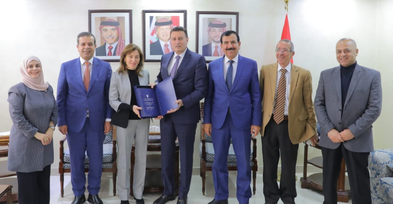 رئيس مجلس النواب يتسلم تقرير حالة حقوق الإنسان في المملكة لعام 2021