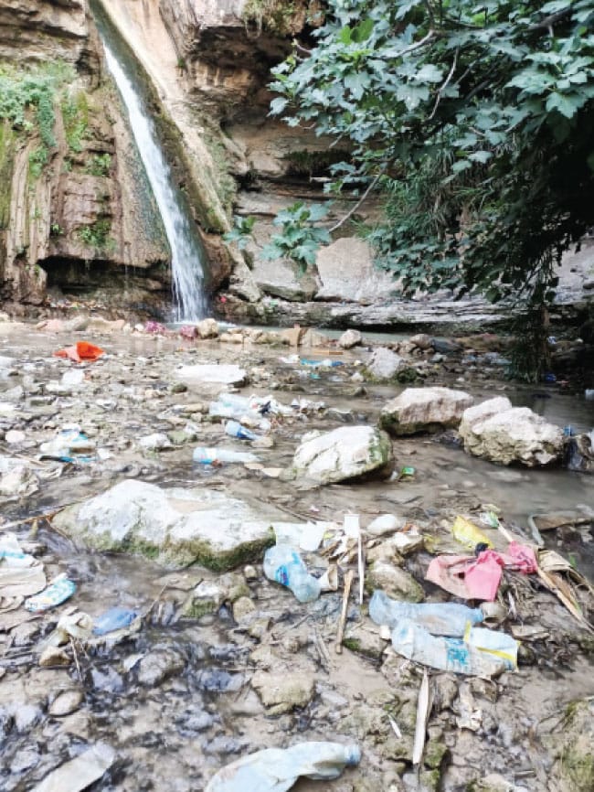 شلالات الرميمين في البلقاء تشهد واقعا مؤسفا واهمالا كبيرا