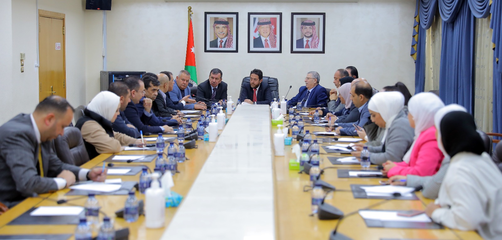 صحة النواب تبحث مشاكل وتحديات قطاع الصيدلة