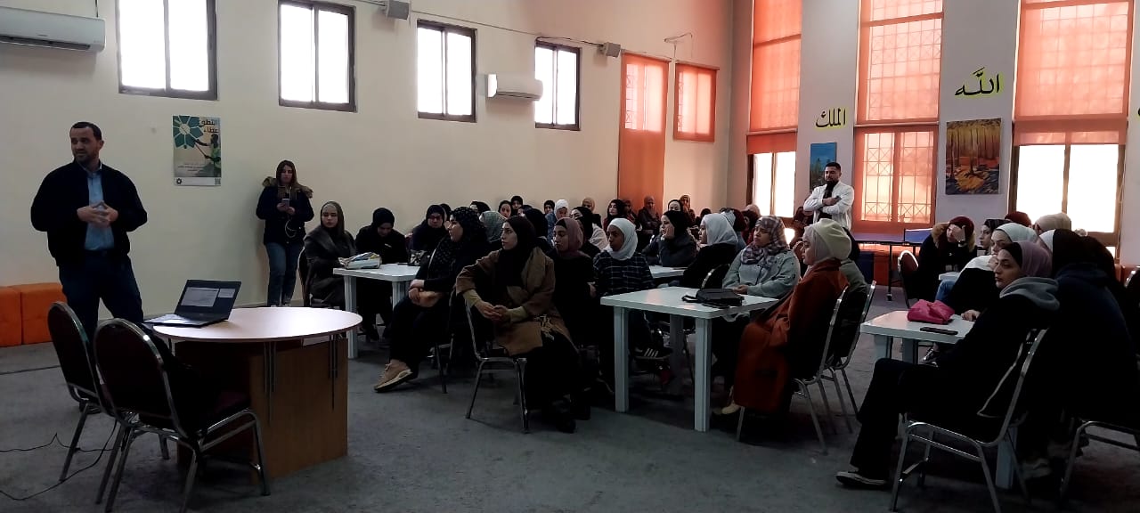 ورشة تعريفية لمشروع نجاحنا في مركز شابات القويسمة