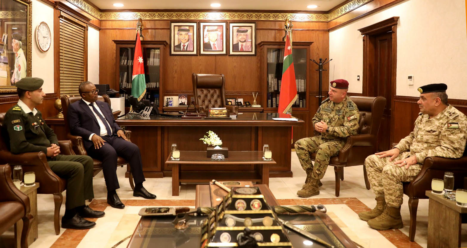 رئيس جمهورية غينيا بيساو يزور مركز الملك عبدالله الثاني لتدريب العمليات الخاصة