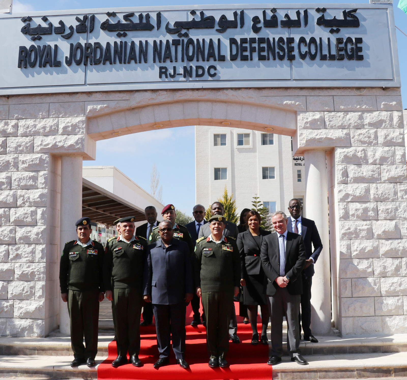 رئيس جمهورية غينيا بيساو يزور كلية الدفاع الوطني الملكية الأردنية