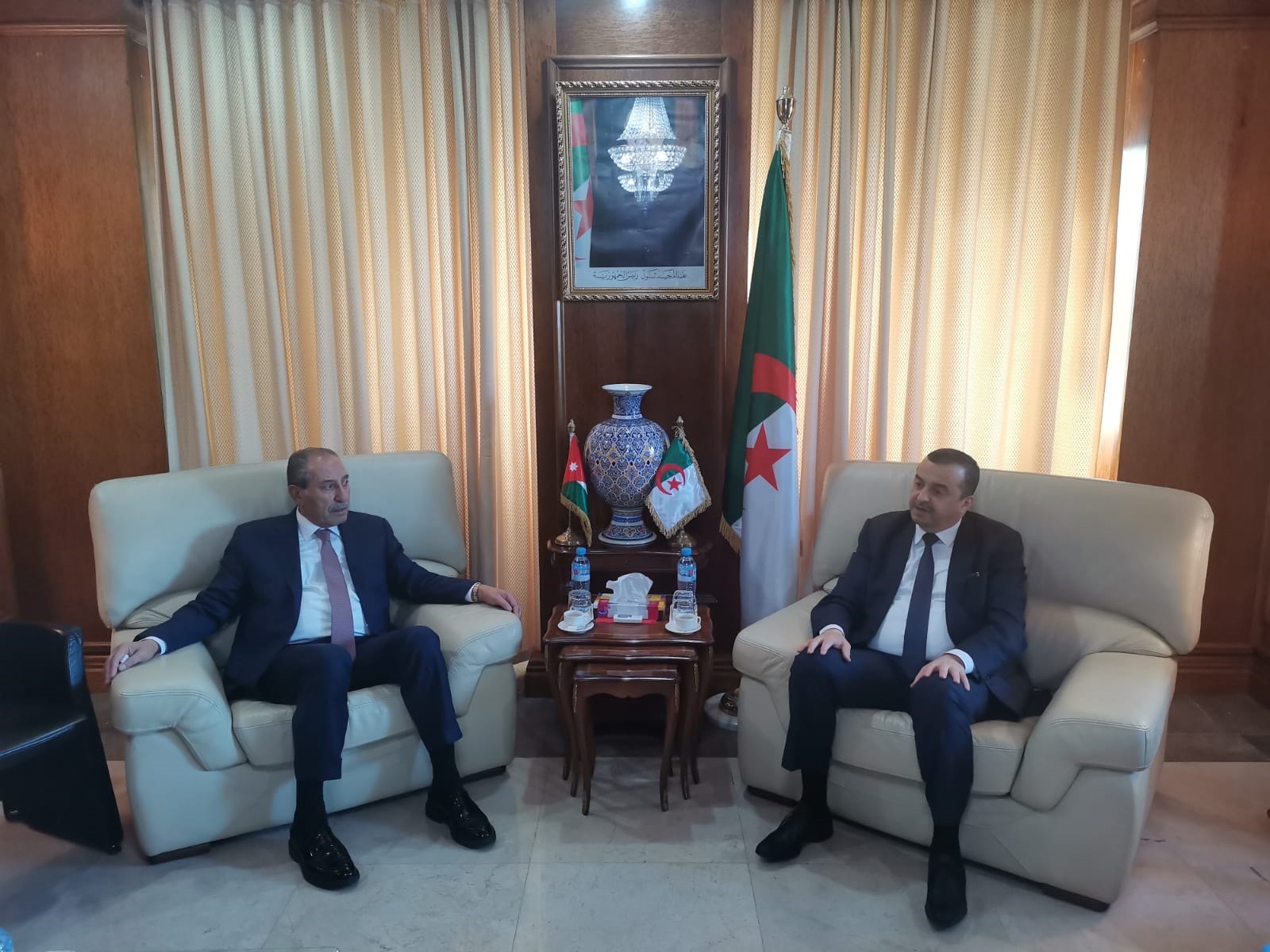 وفد نيابي يلتقي وزير الطاقة الجزائري