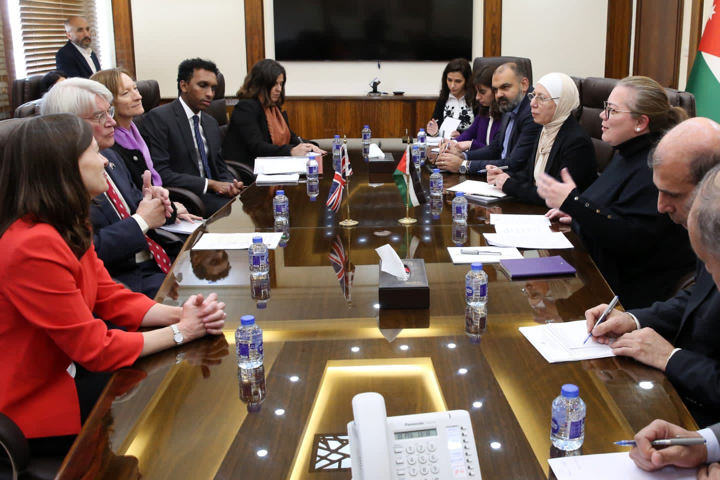 وزيرة التخطيط تلتقي بوزير التنمية الدولية في المملكة المتحدة