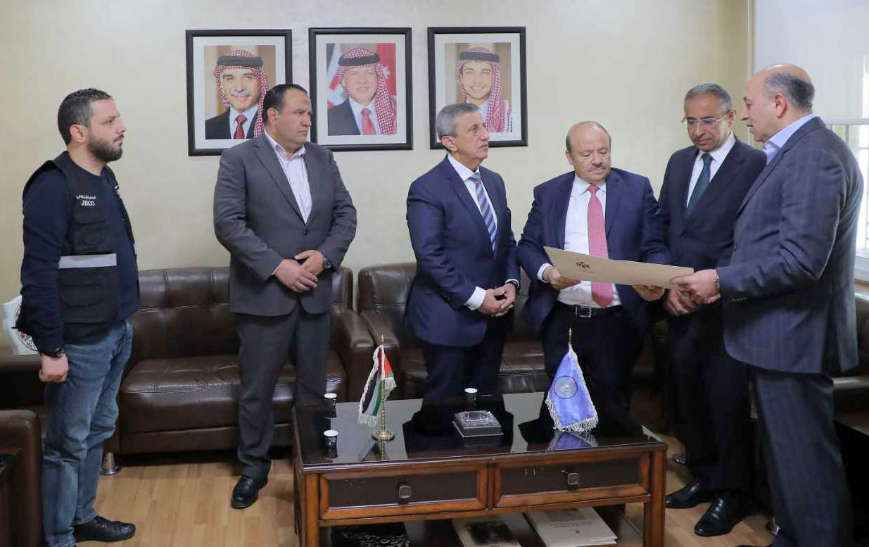 الأعيان يُقدم 40 ألف دينار مساعدات لمتضرري الزلزال في سوريا