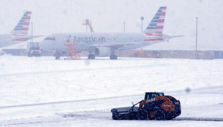 عواصف ثلجية تجتاح الولايات المتحدة وتتسبب بإلغاء 1550 رحلة طيران