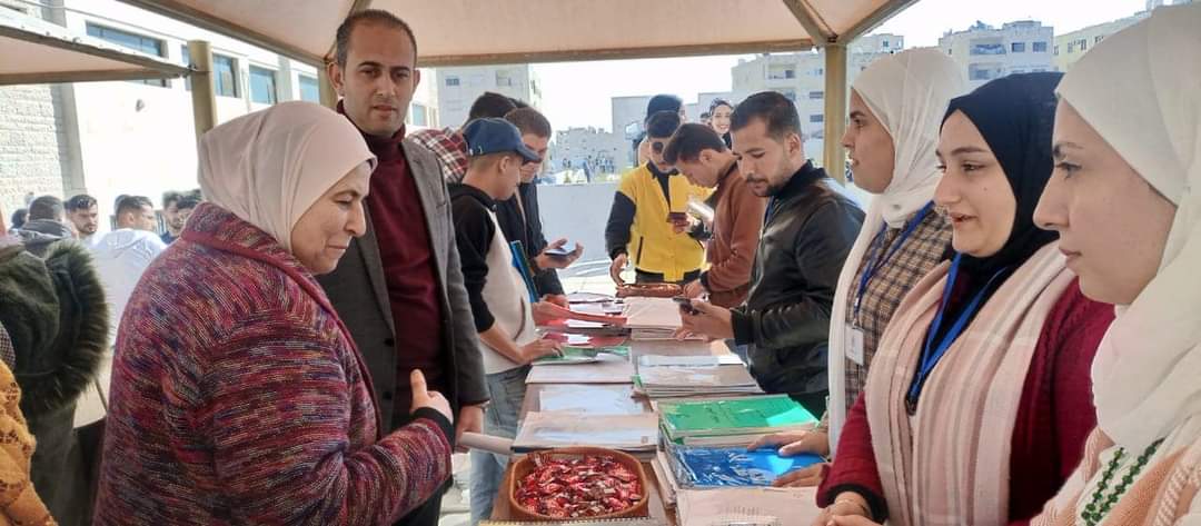 مبادرة لتبادل الكتب بين الطلبة في كلية إربد الجامعية