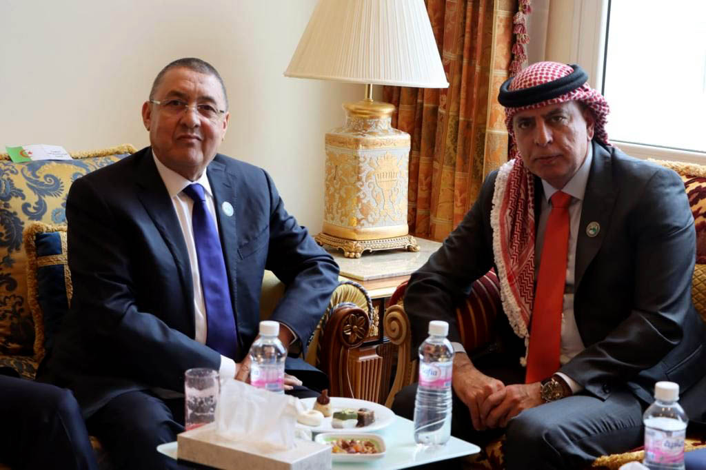 وزير الداخلية يلتقي نظيره الجزائري في تونس