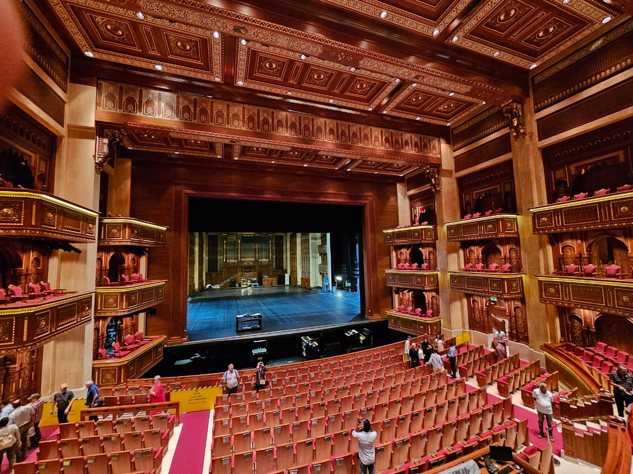 دار الأوبرا السلطانية في مسقط ... استثمار فريد لفن العمارة العُمانية والإسلامية