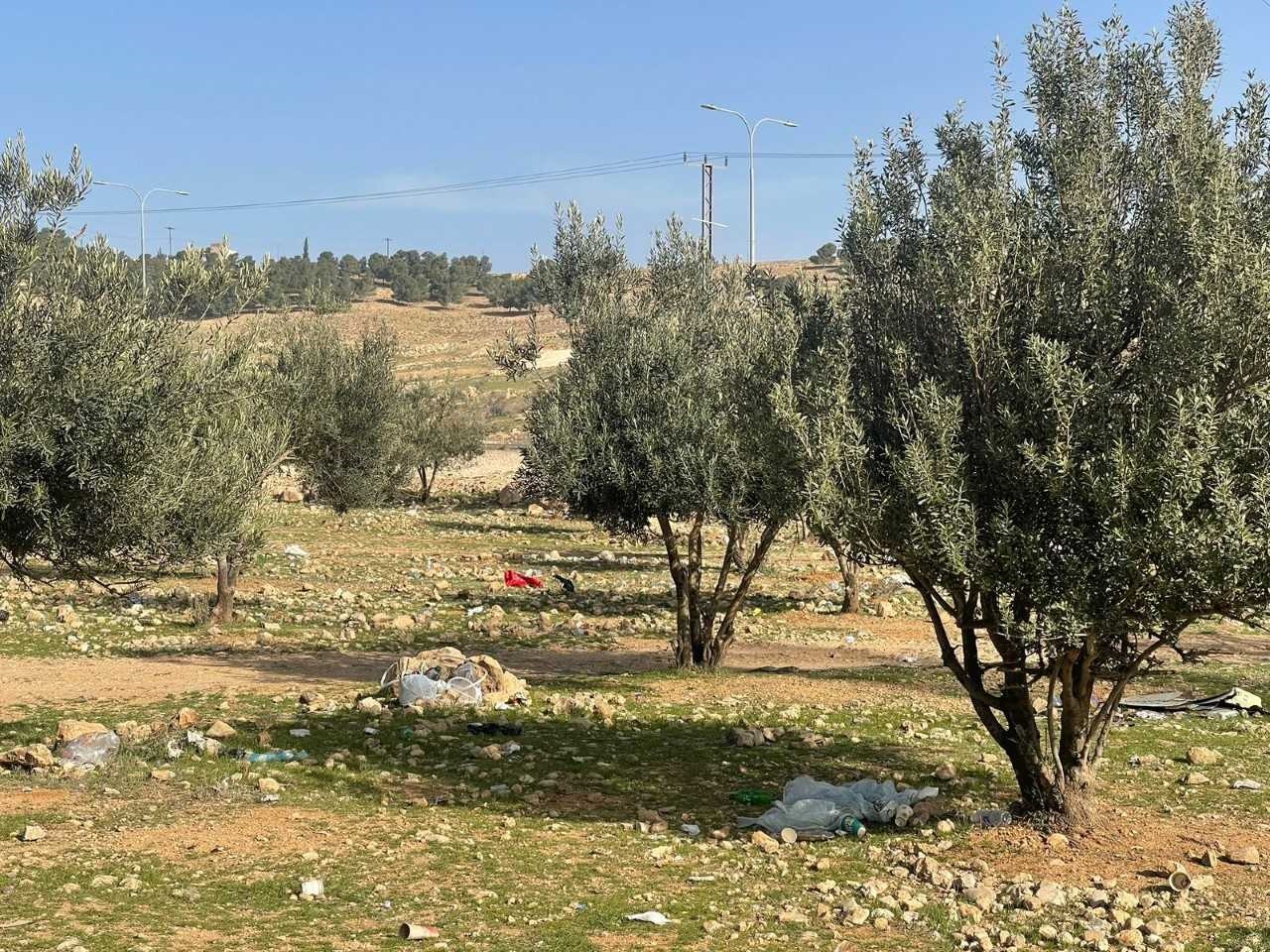 ليبقى المكان بيئة اجمل .. مخلفات المتنزهين تبحث عن حلول