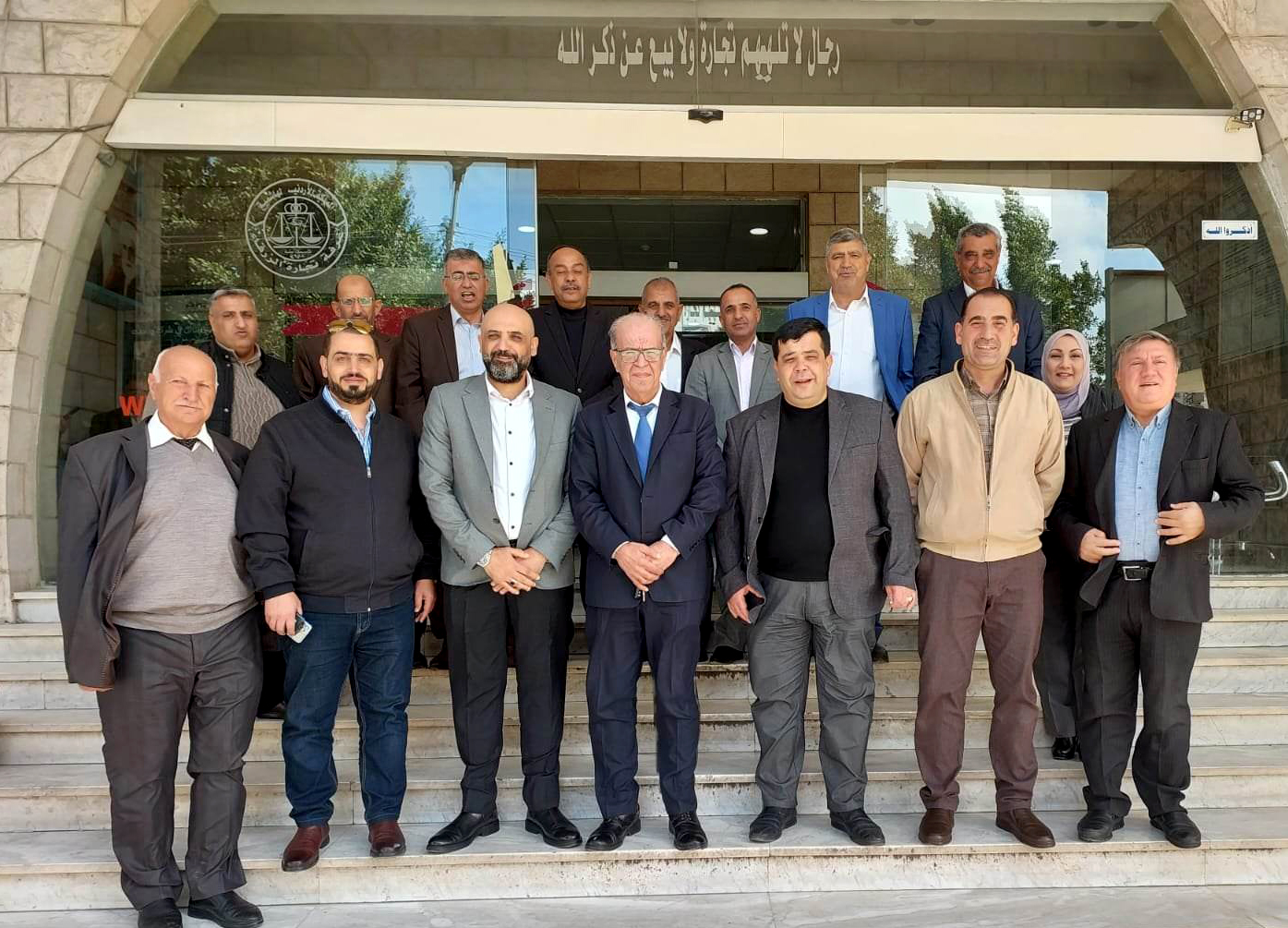 وفد من غرفة تجارة مادبا يزور تجارة الزرقاء