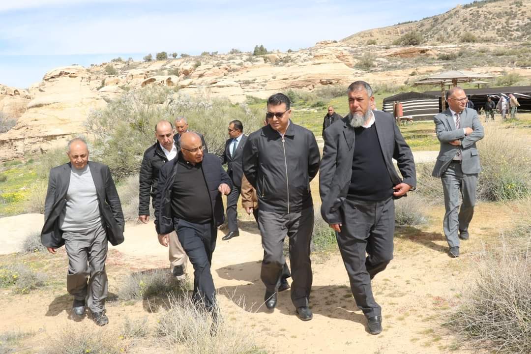 وزير الزراعة يفتتح غابة جرف الدراويش ومركز خدمات القادسية