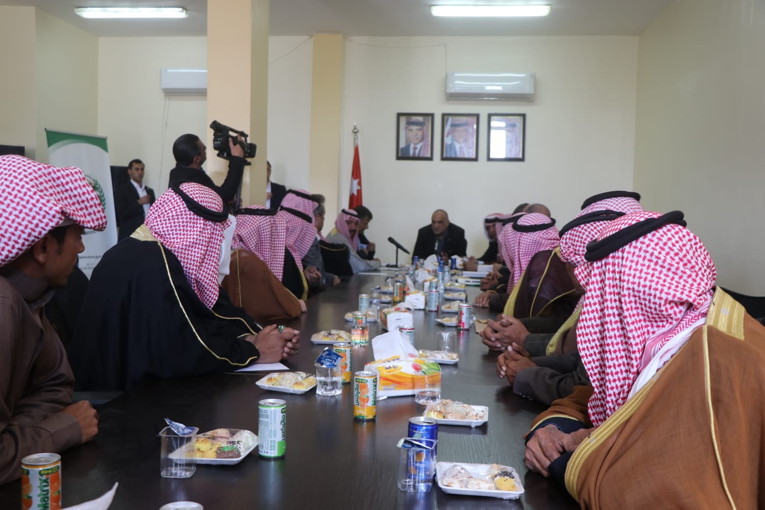 رئيس الوزراء يواصل سلسلة جولاته الميدانية التفقدية بزيارة قضاء الجفر في محافظة معان