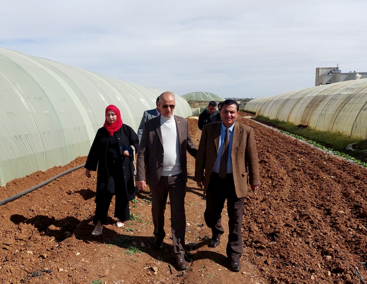مدير ‎المؤسسة التعاونية يطلع على مشروع جمعية الرياحين للسيدات الزراعي