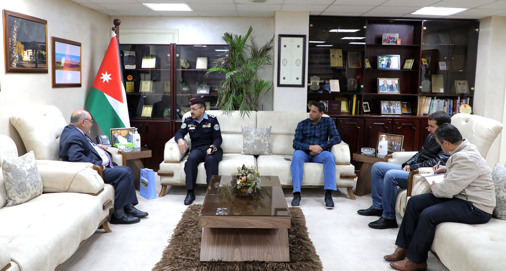 رئيس الجامعة الهاشمية يؤكد أهمية طرح مساق السلامة المرورية