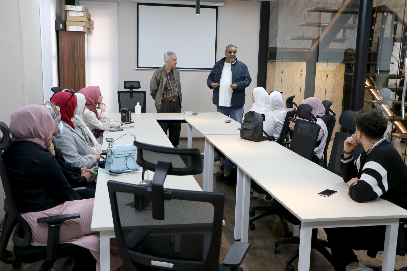 شباب العاصمة تعقد ورشة عن تعزيز مشاركة الشباب الديمقراطية