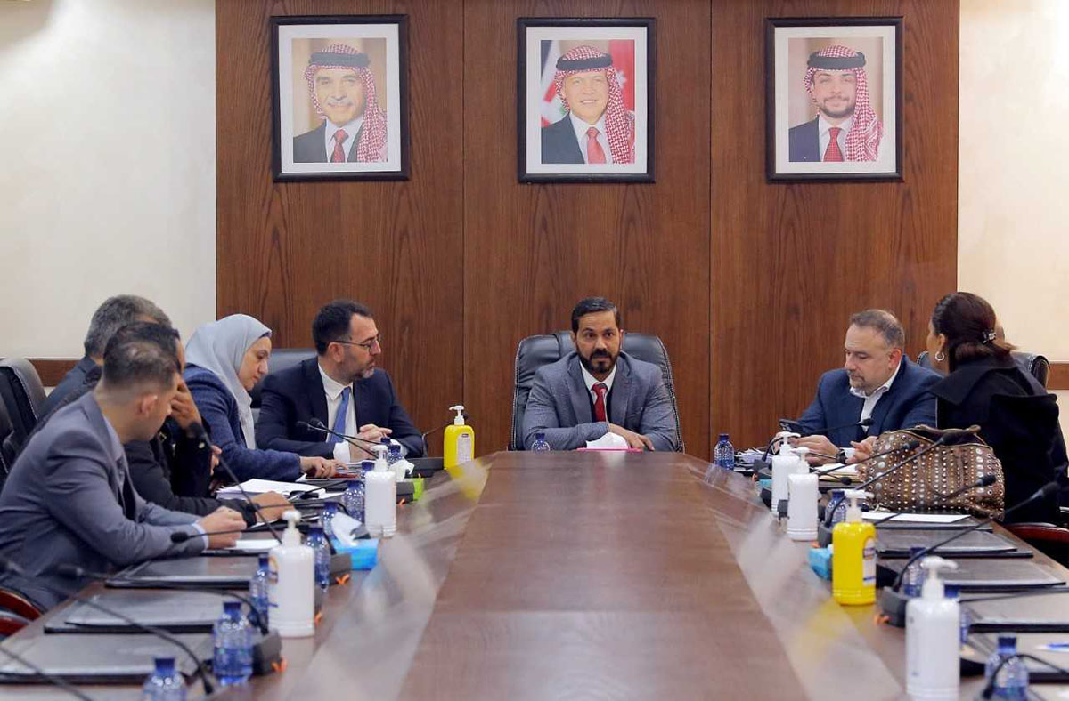 المومني رئيسة لكتلة البرنامج النيابية