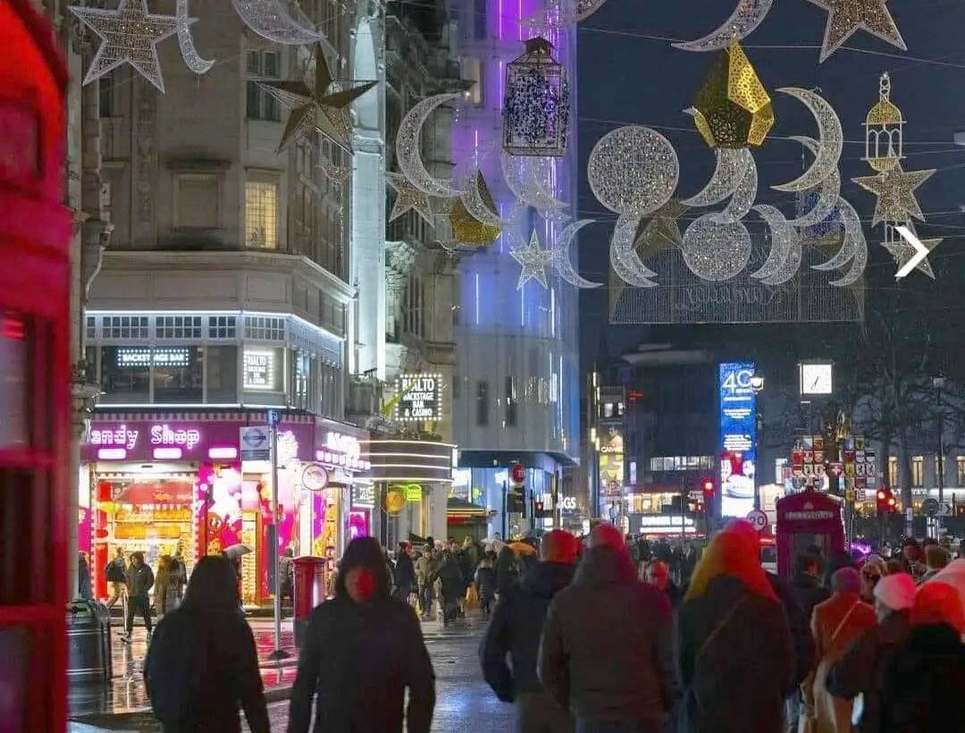 إضاءة وسط لندن ترحيبا بشهر رمضان