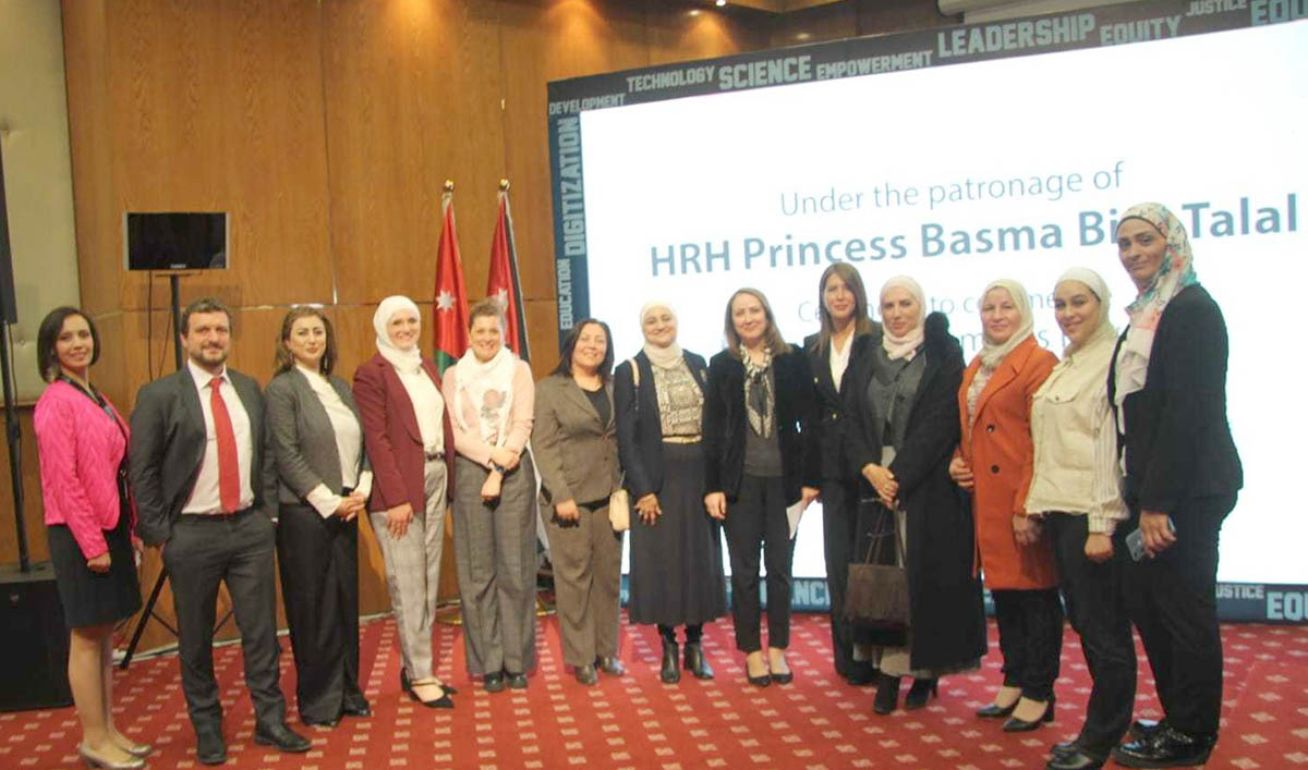 عضوات في ملتقى سيدات الأعمال يوقّعن على مبادئ تمكين المرأة