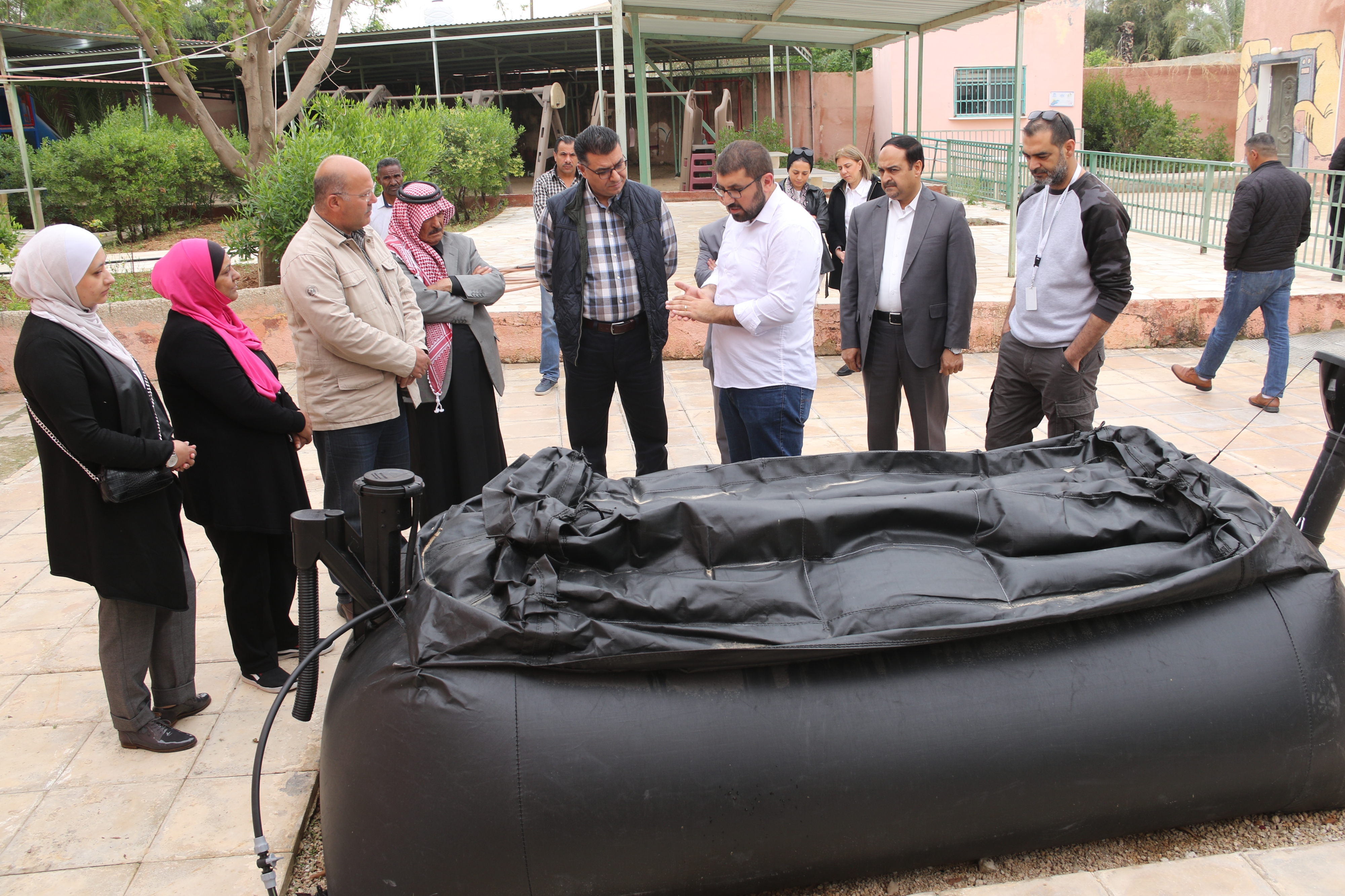 وزير الزراعة يتفقد كميات الإنتاج من الخضراوات وعدد من المشاريع بالبلقاء