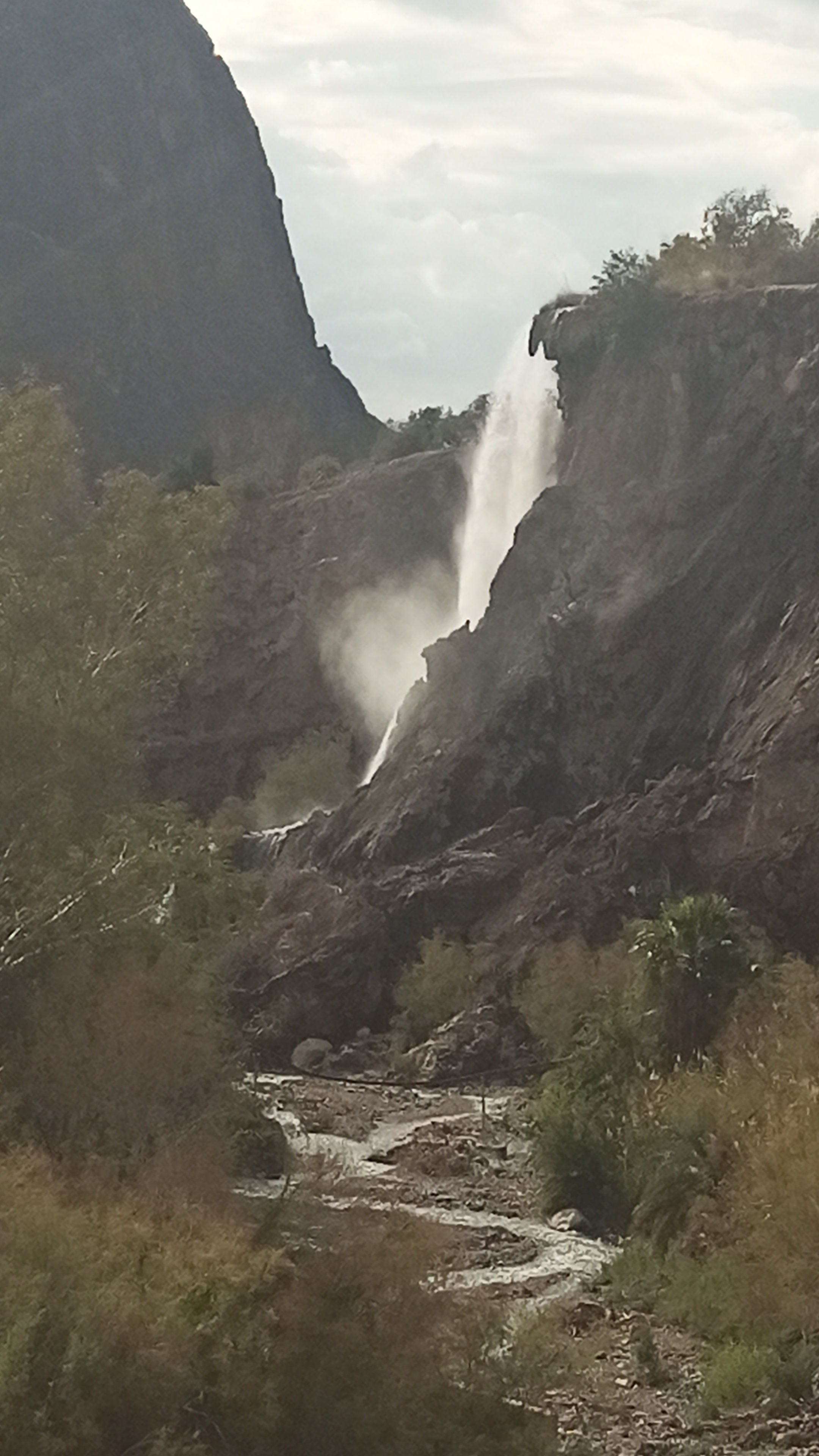 حمامات ماعين... لوحة بانورامية يؤمها آلاف الزوار سنوياً