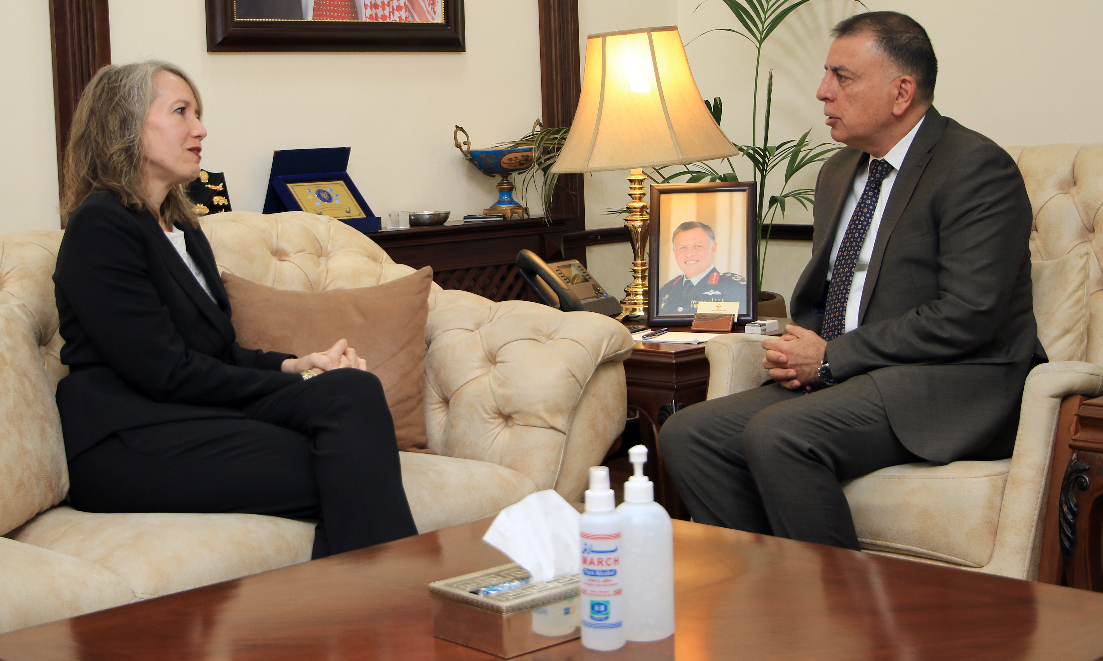 وزير الداخلية يلتقي المنسقة المقيمة للأمم المتحدة في الأردن