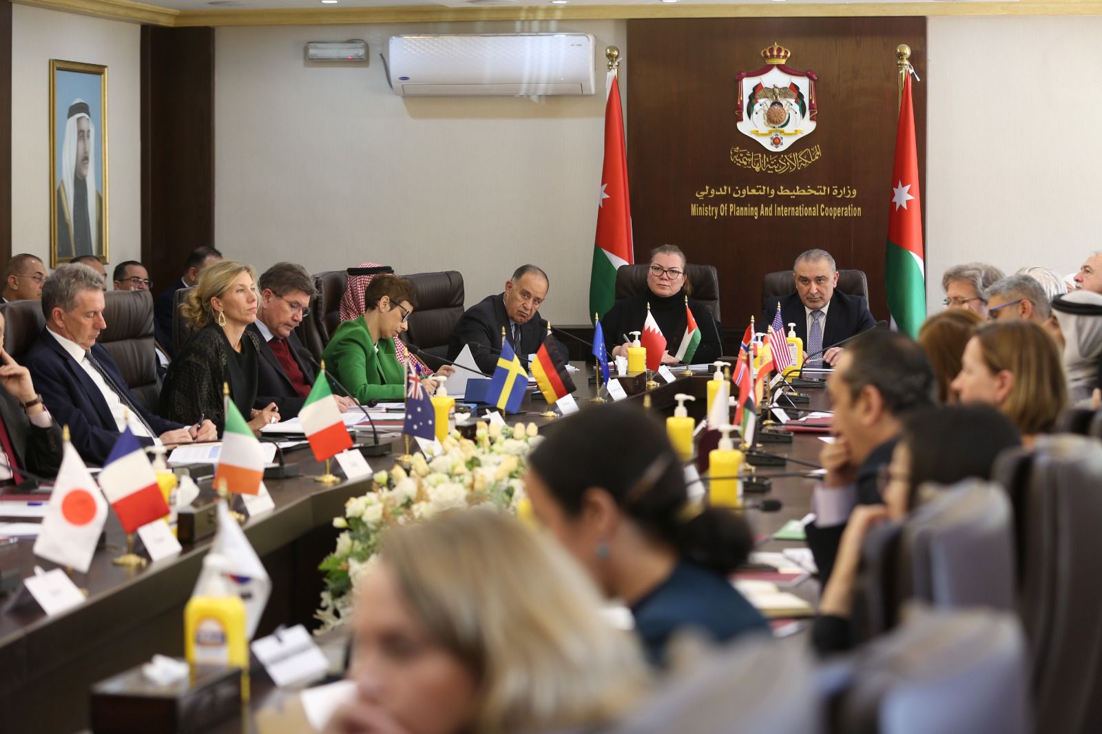 التخطيط تنظم اجتماعا لدعم مشروع الناقل الوطني