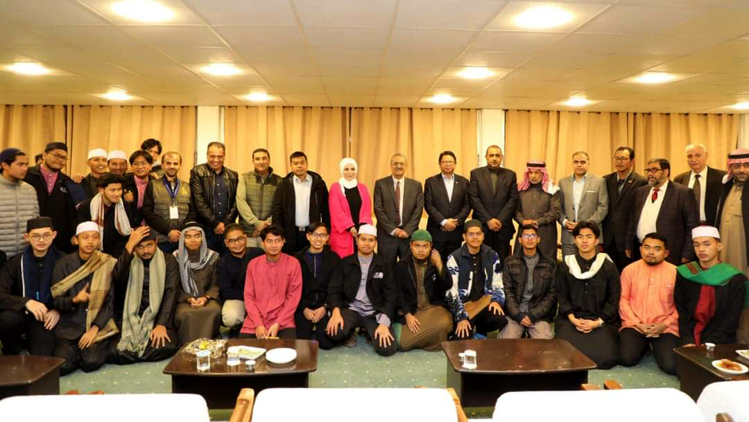 جامعة آل البيت تقيم إفطارا رمضانيا للطلبة الماليزيين