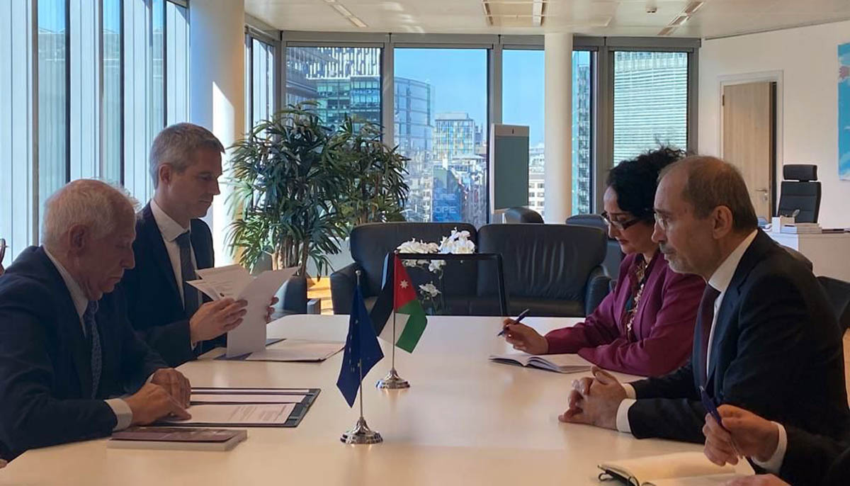 الصفدي يجري مباحثات مع الممثل الأعلى للشؤون الخارجية والسياسة الأمنية الأوروبي