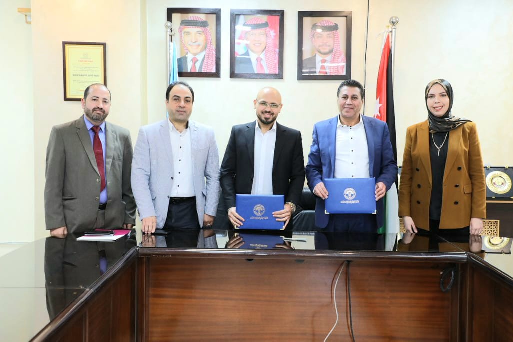 مذكرة تعاون بين التطبيقية الخاصة ومجموعة رؤيا الإعلامية