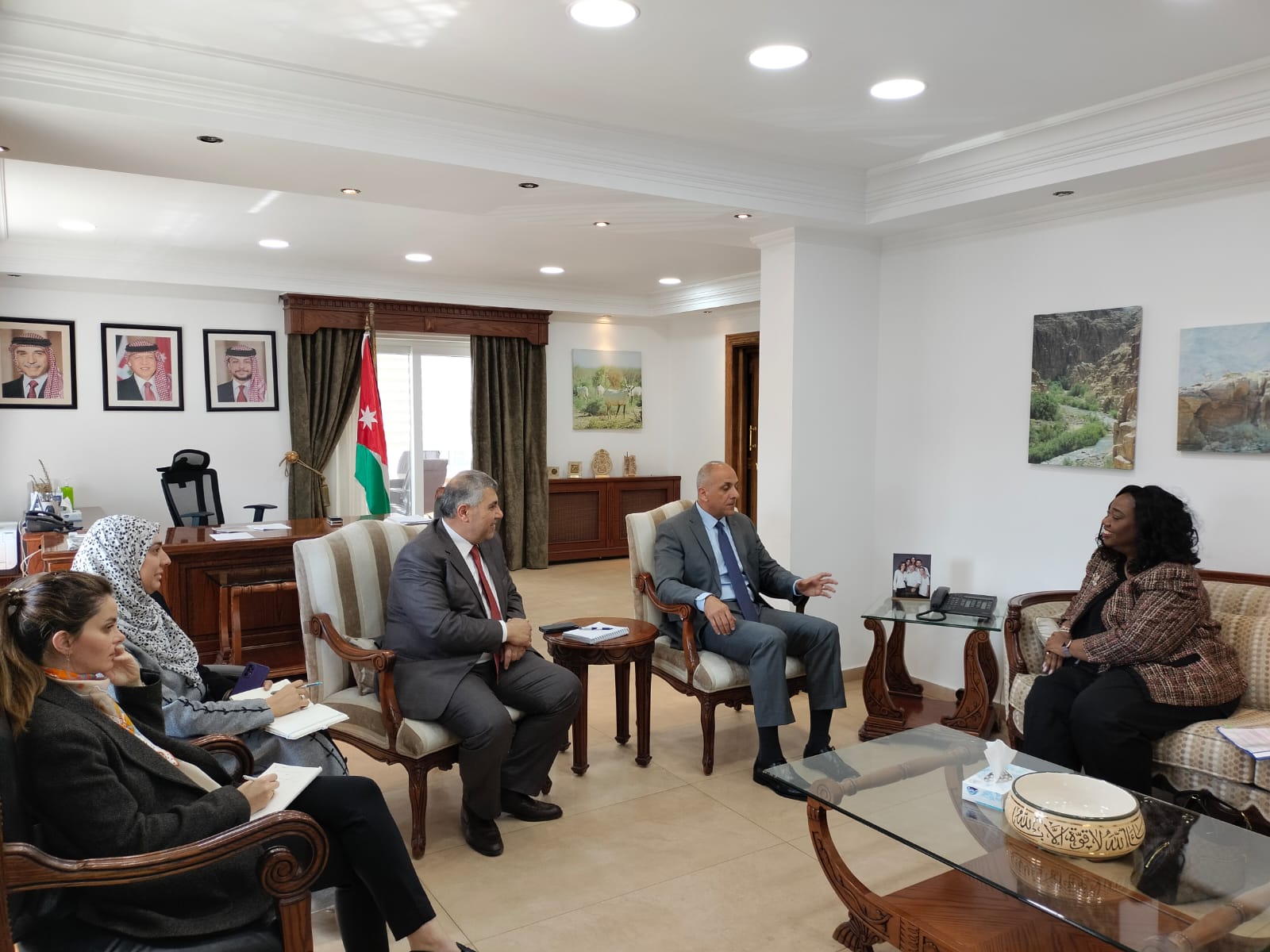 وزير البيئة يلتقي مديرة العمليات التشغيلية في برنامج الأمم المتحدة للبيئة