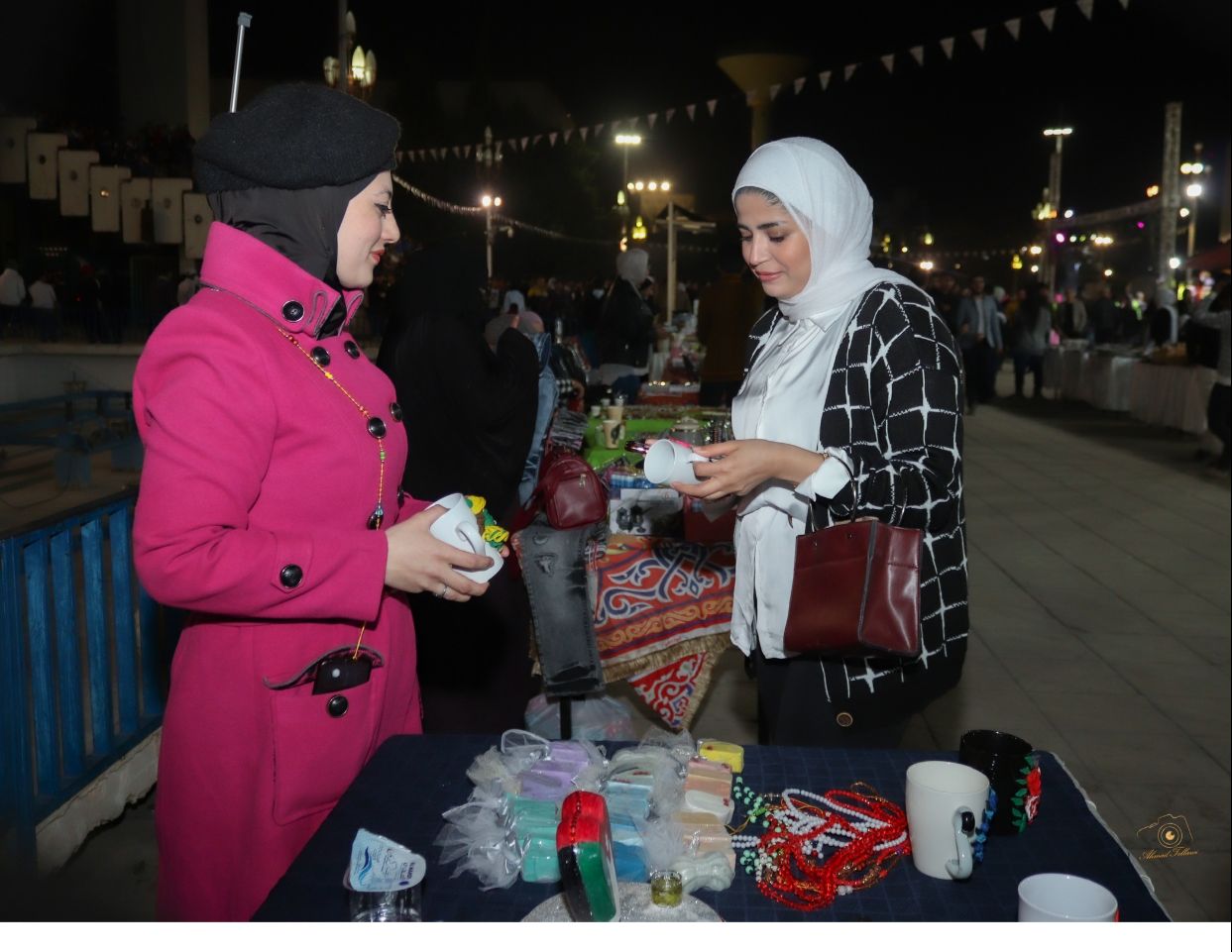 البازارات الخيرية وجهة لعرض المنتجات اليدوية الإبداعية