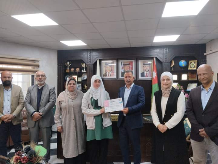 تكريم الفائزين بمسابقة القصة المصورة في "تربية السلط"