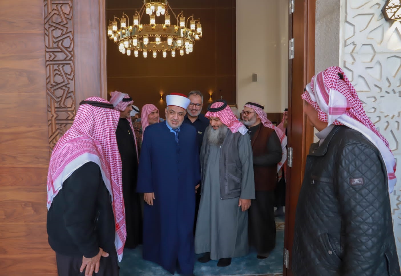 وزير الأوقاف يفتتح مسجد المحسنة نايفة دحام الفايز في اللبن