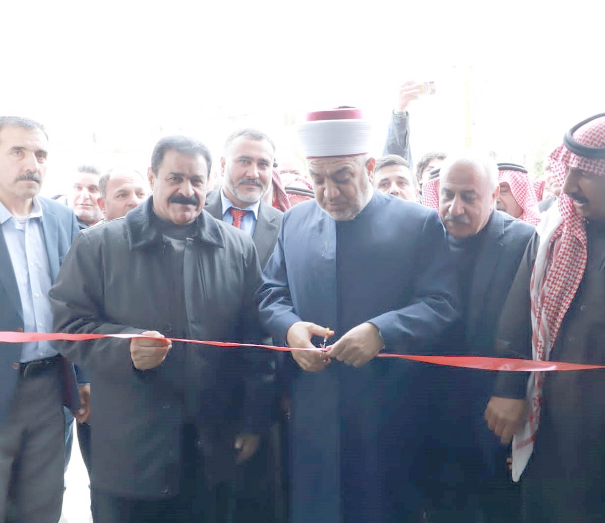 وزير الأوقاف يفتتح مسجدي الحبيب المصطفى وأديب الصالح في مادبا