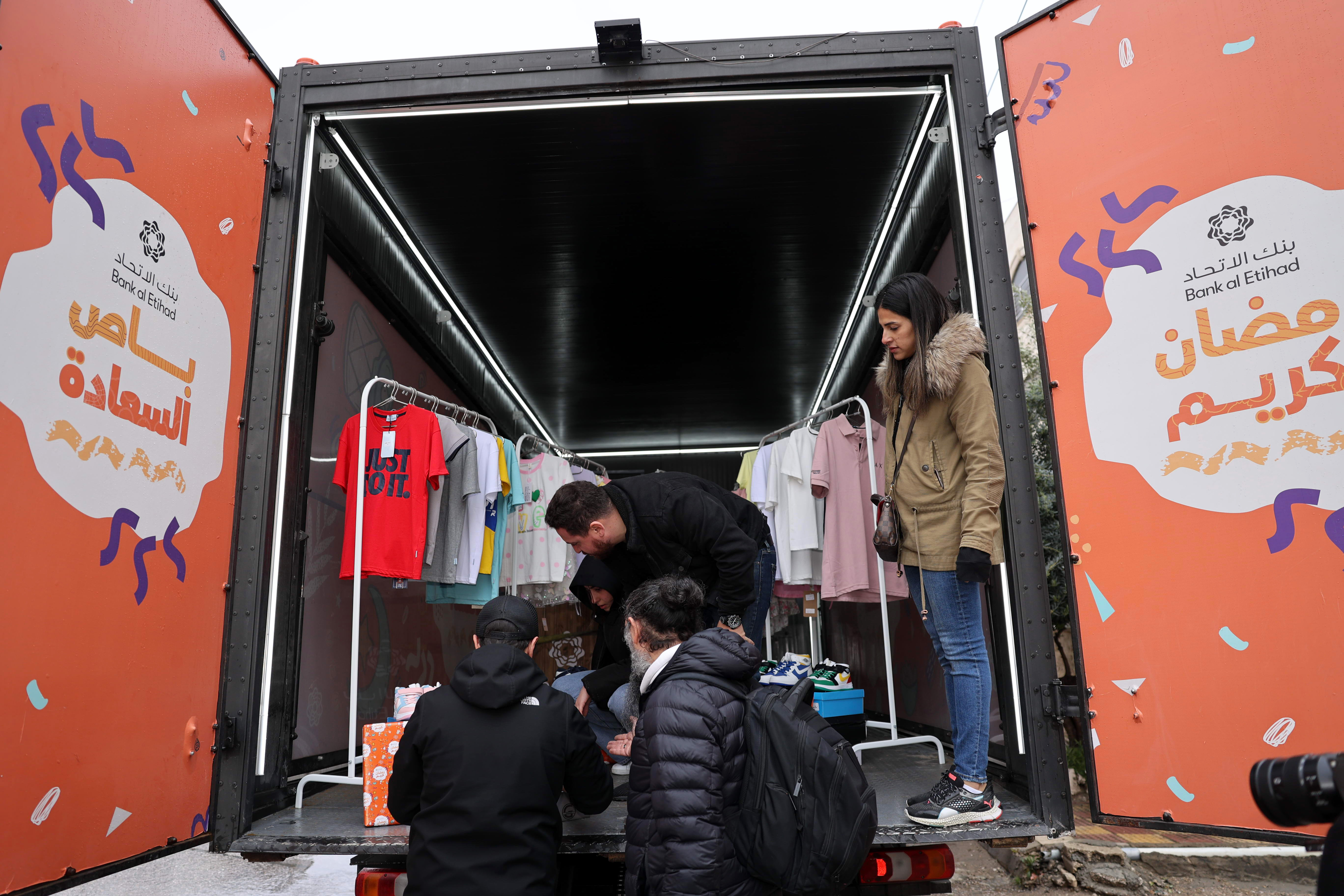 بنك الاتحاد يقود باص السعادة في أرجاء الوطن