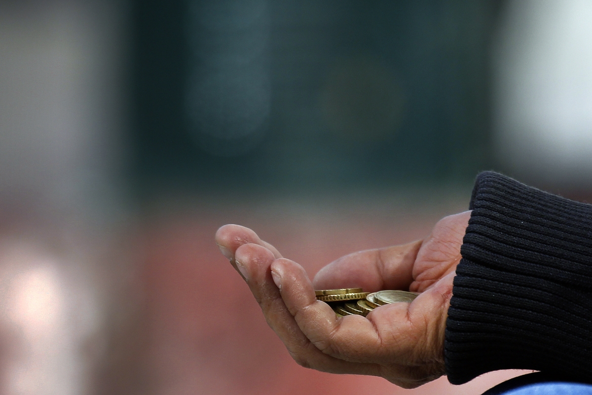 التنمية تضبط متسولة بحوزتها 870 دينارا بالعقبة