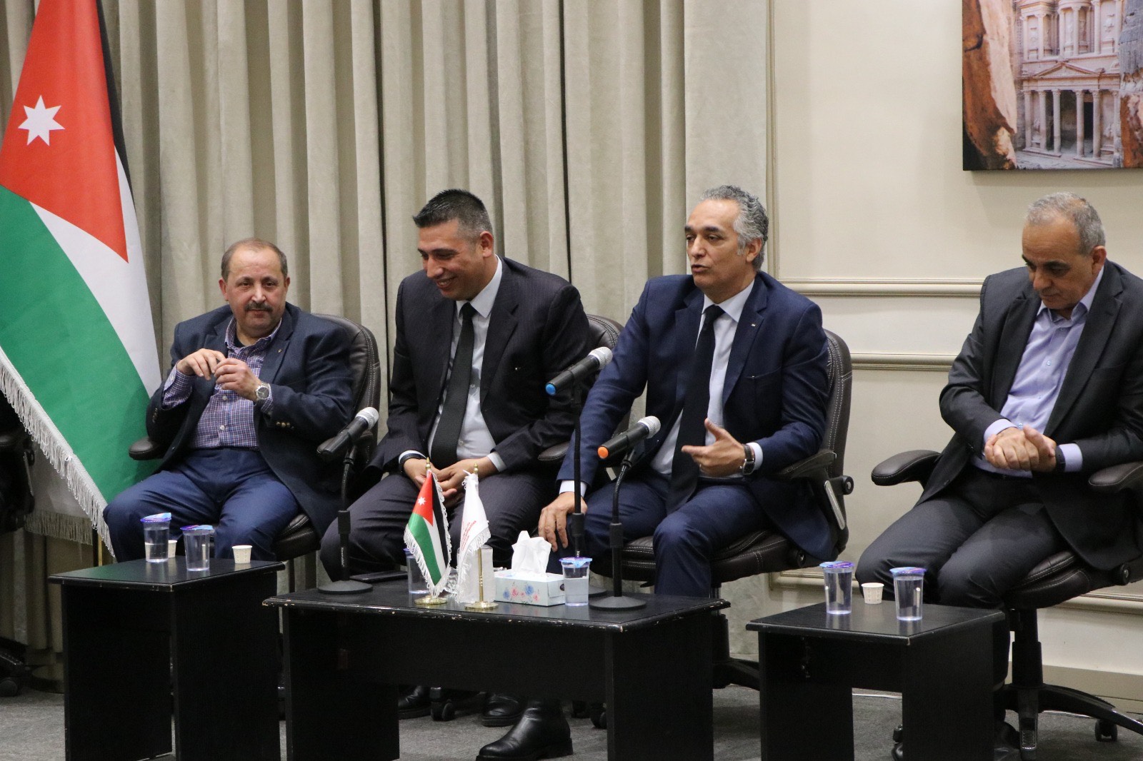 وزير السياحة يتفقد موقع رجم الملفوف الأثري