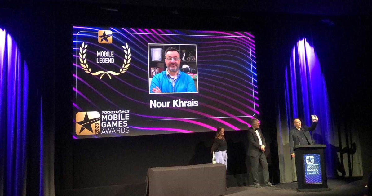 خريس يحصل على جائزة الأسطورة لألعاب الموبايل