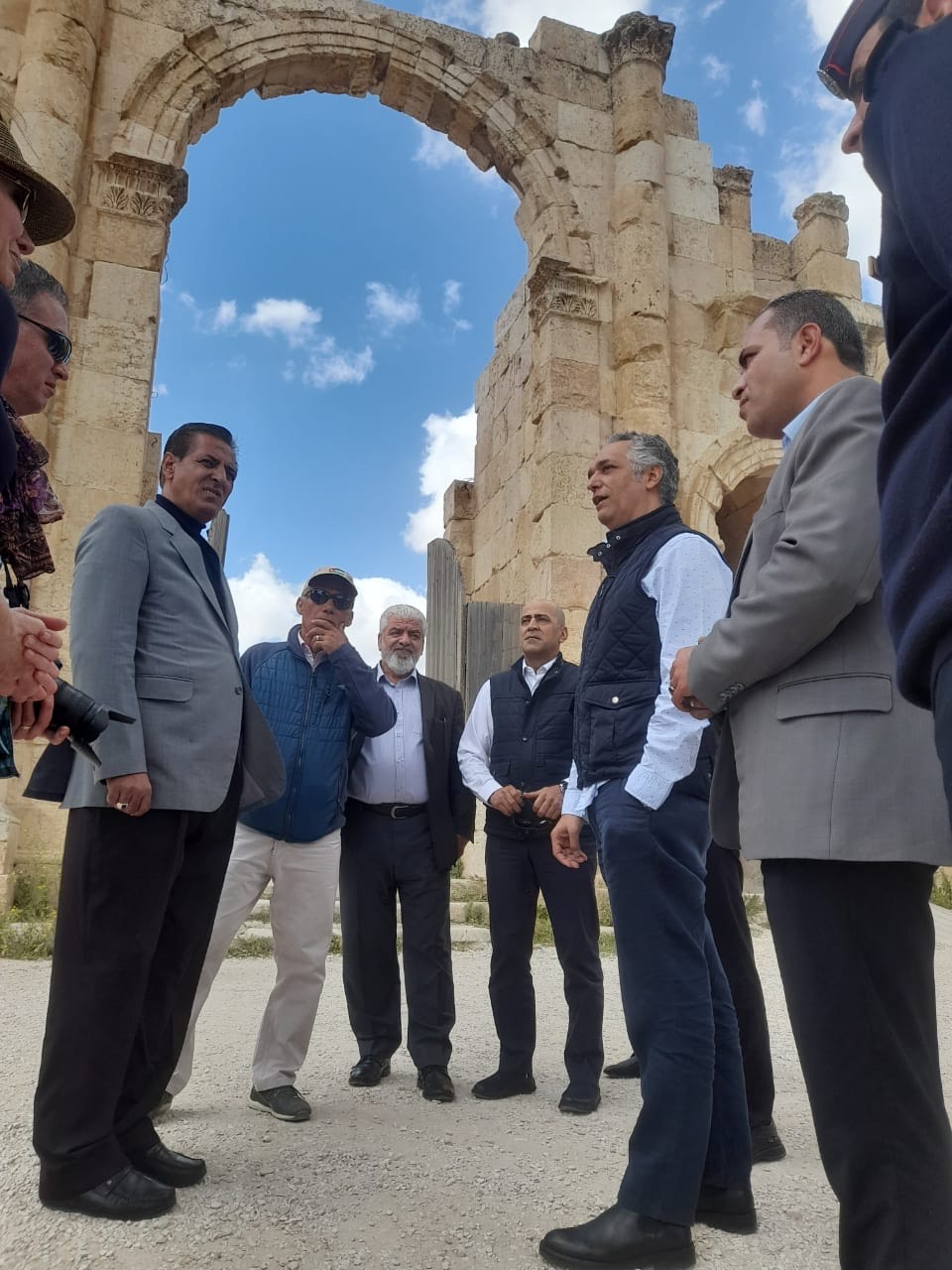 وزير السياحة والآثار يتفقد موقع جرش الأثري