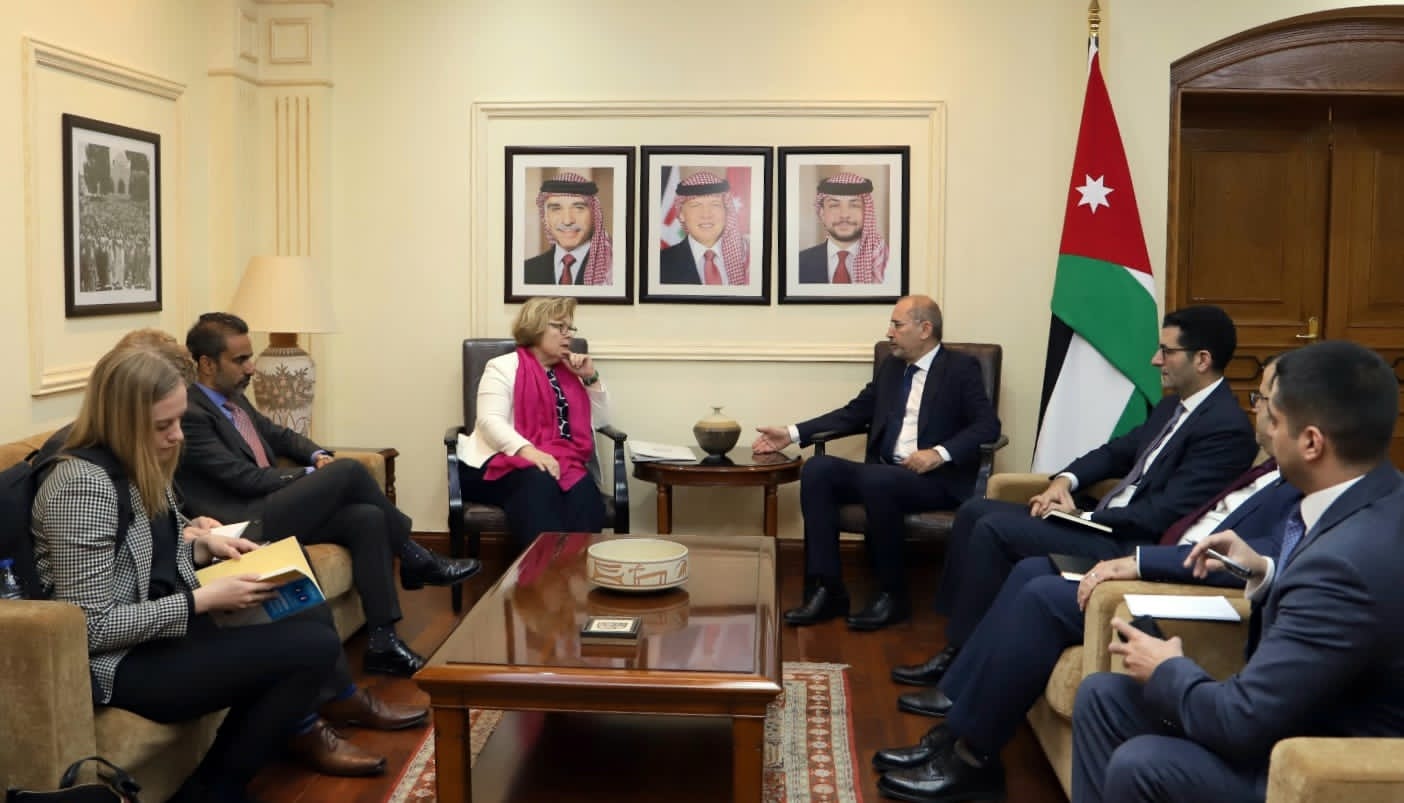 الصفدي يلتقي مساعدة وزير الخارجية الأميركي