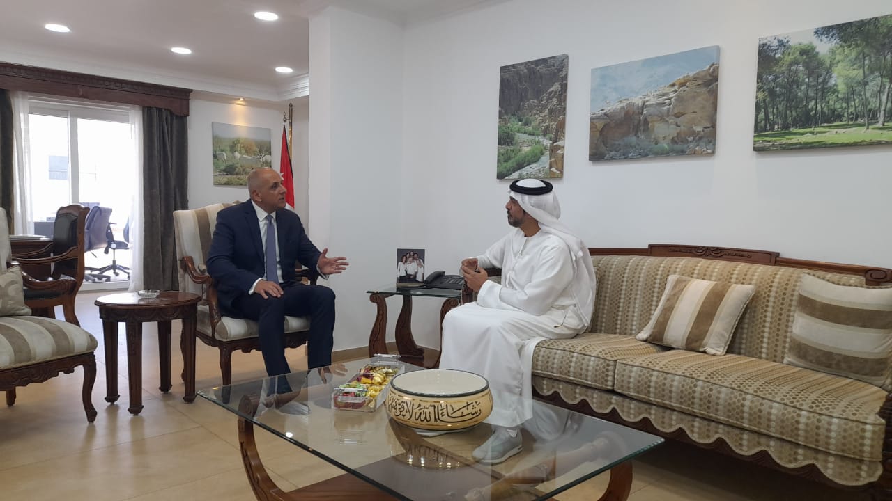 وزير البيئة يلتقي السفير الإماراتي لدى المملكة