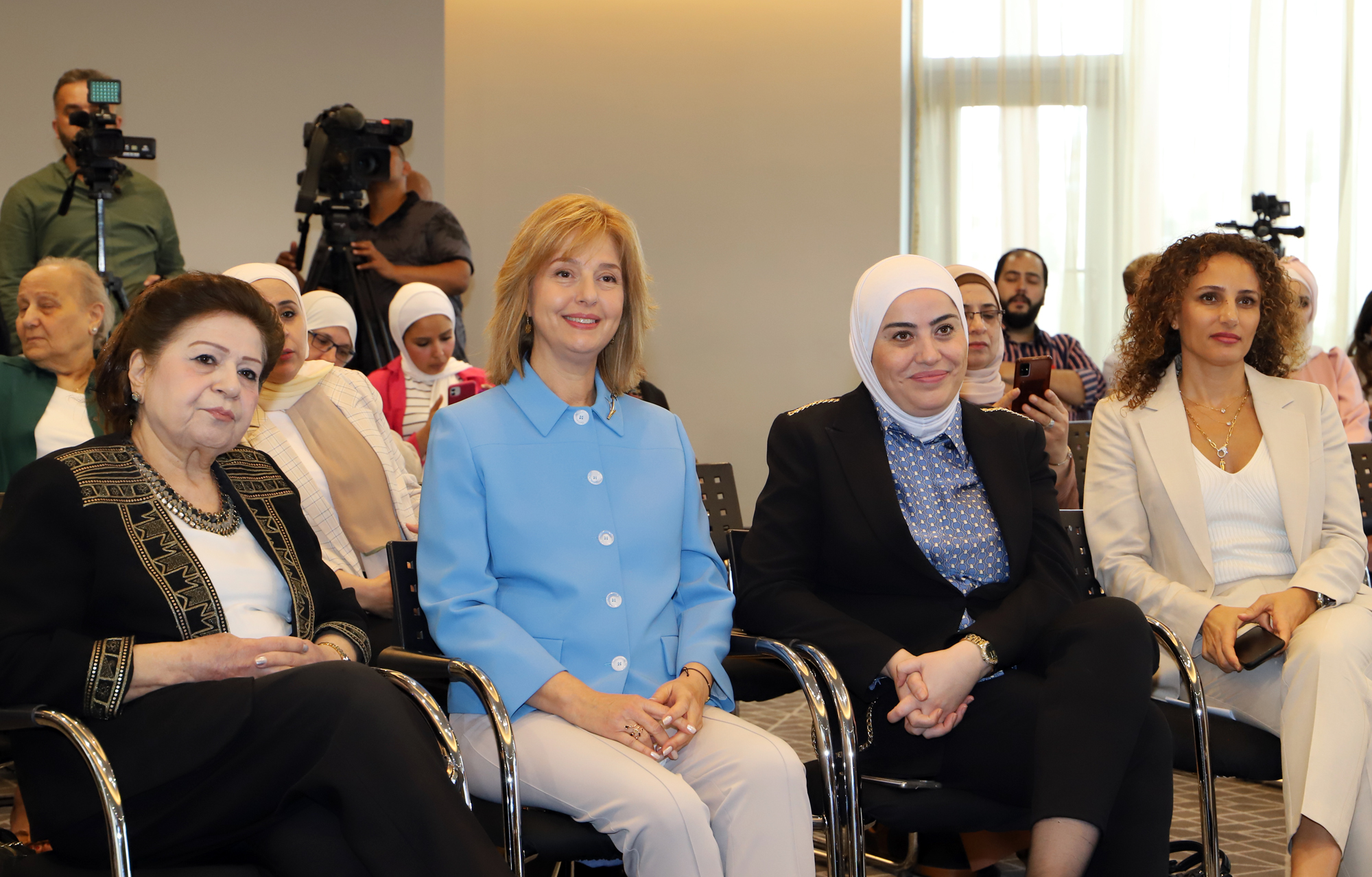 برعاية الأميرة عائشة.. ملتقى النساء العالمي يحتفل بيوم المرأة العالمي