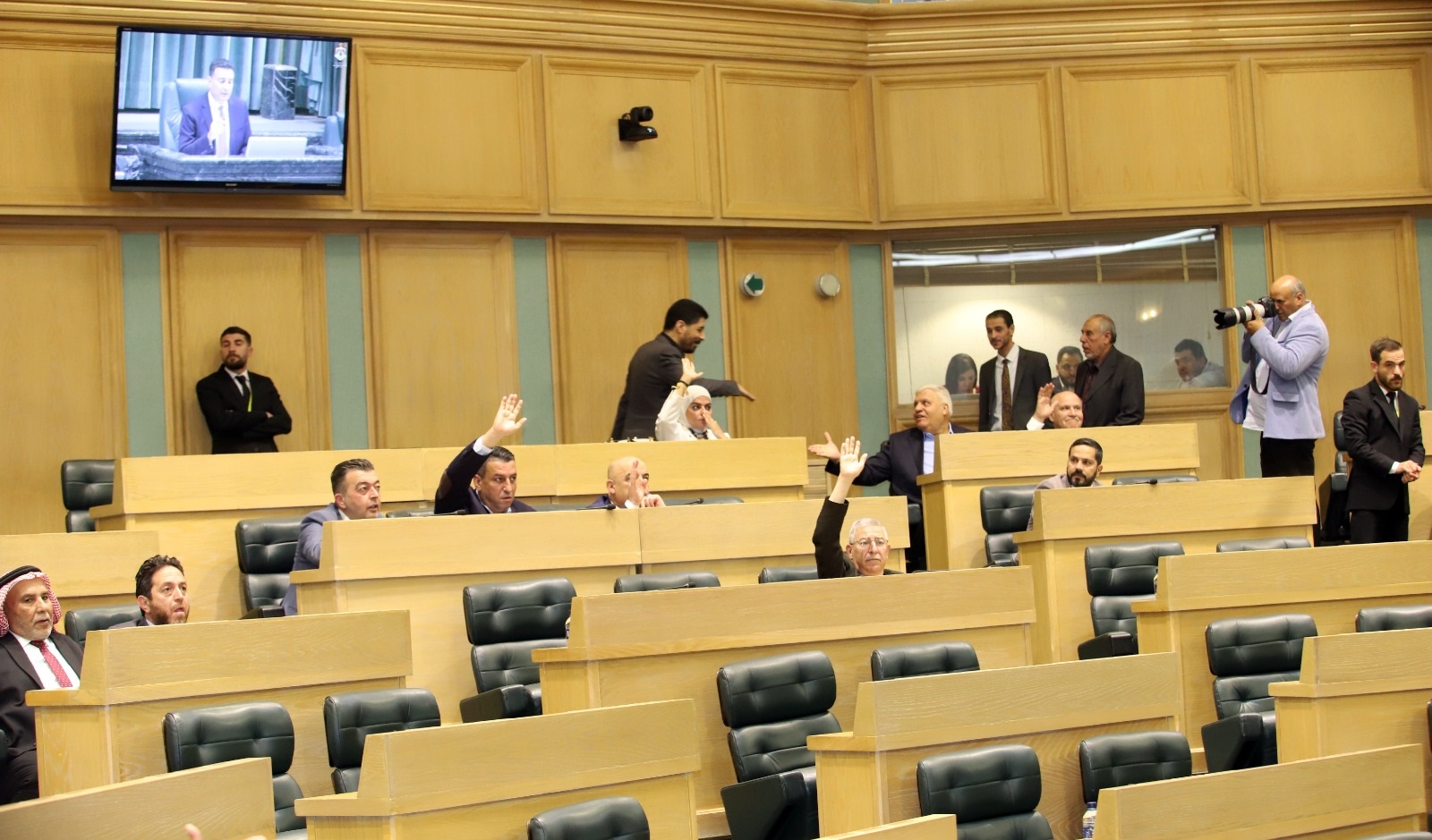 مجلس النواب يصوت برفع الحصانة عن النائب عماد العدوان