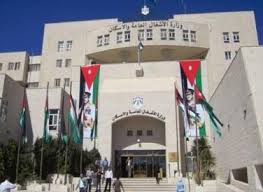 الأشغال: أعمال صيانة بأجزاء متفرقة من طريق المطار غدا