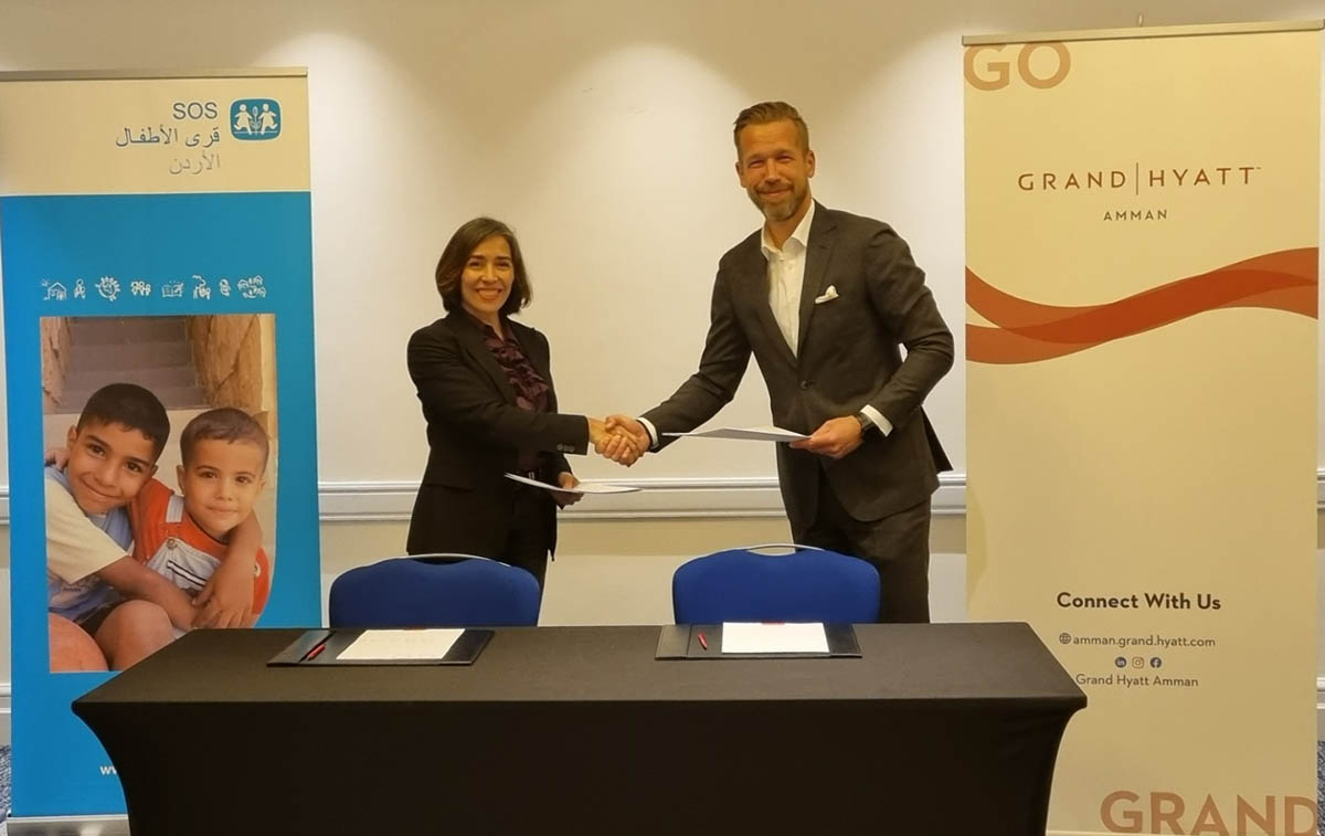 اتفاقية شراكة بين قرى الأطفال وفندق جراند حياة عمان لدعم الشباب