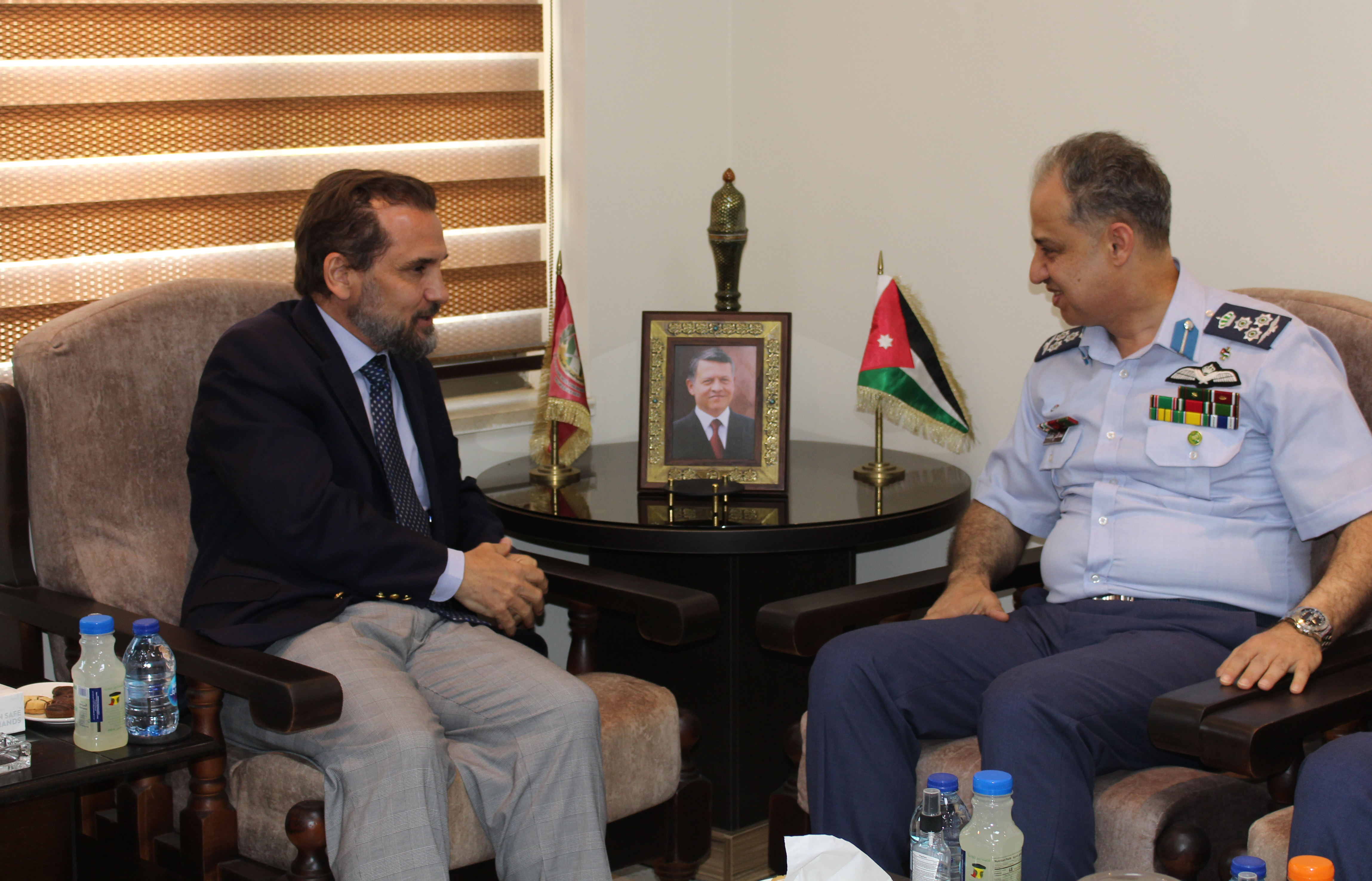 الأمير مرعد يلتقي قائد سلاح الجو الملكي