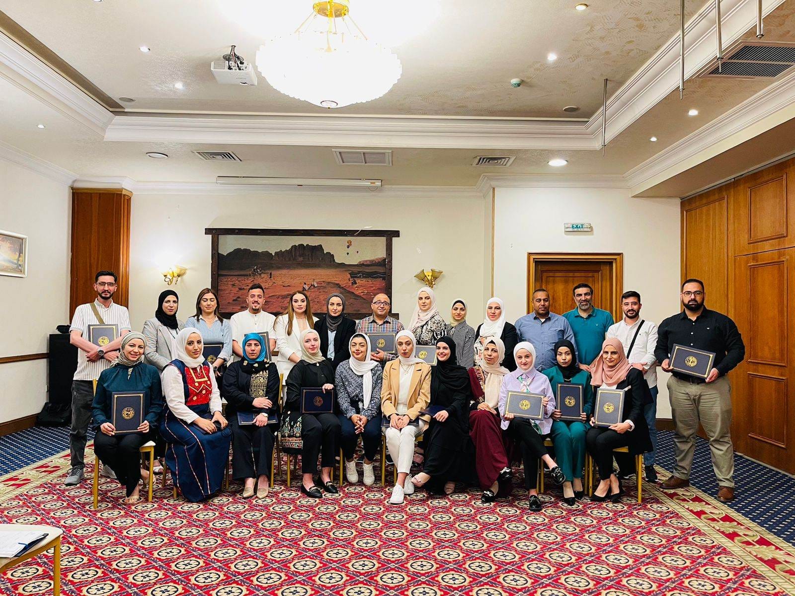 "بكدار" وشبكة الصحفيين الاقتصاديين الفلسطينيين يختتمان دورة تحليل بيانات الشركات