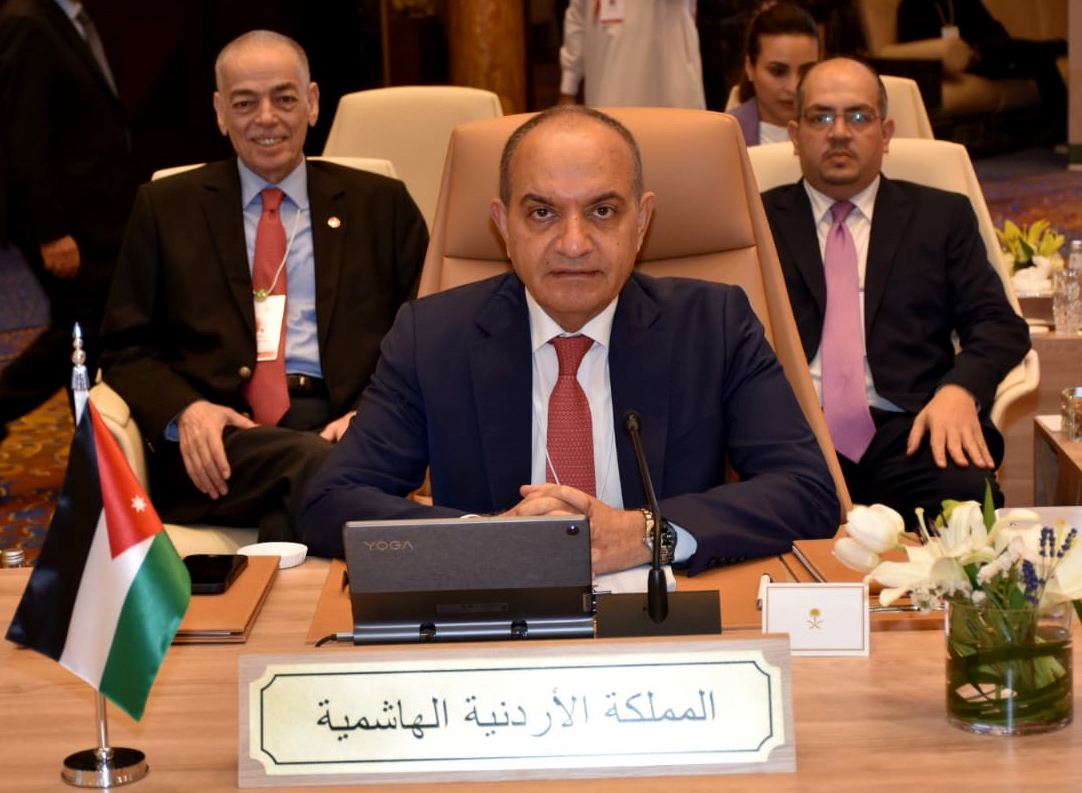 العضايلة يترأس الوفد الأردني المشارك بالاجتماعات التحضيرية للقمة العربية بجدة